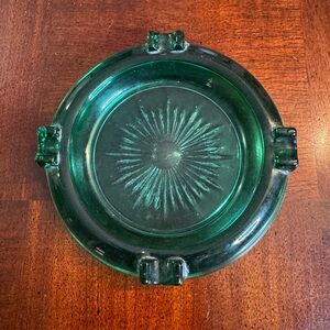Vintage Emerald Green Starburst Glass Ashtray  Retro Mid-Century Decor